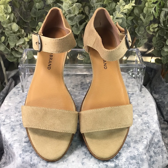 Lucky 🍀 Brand Renzee Tan Suede 1.5” Wedge Sandals Women’s 6.5M ☀️NWOT☀️ - Picture 2 of 11